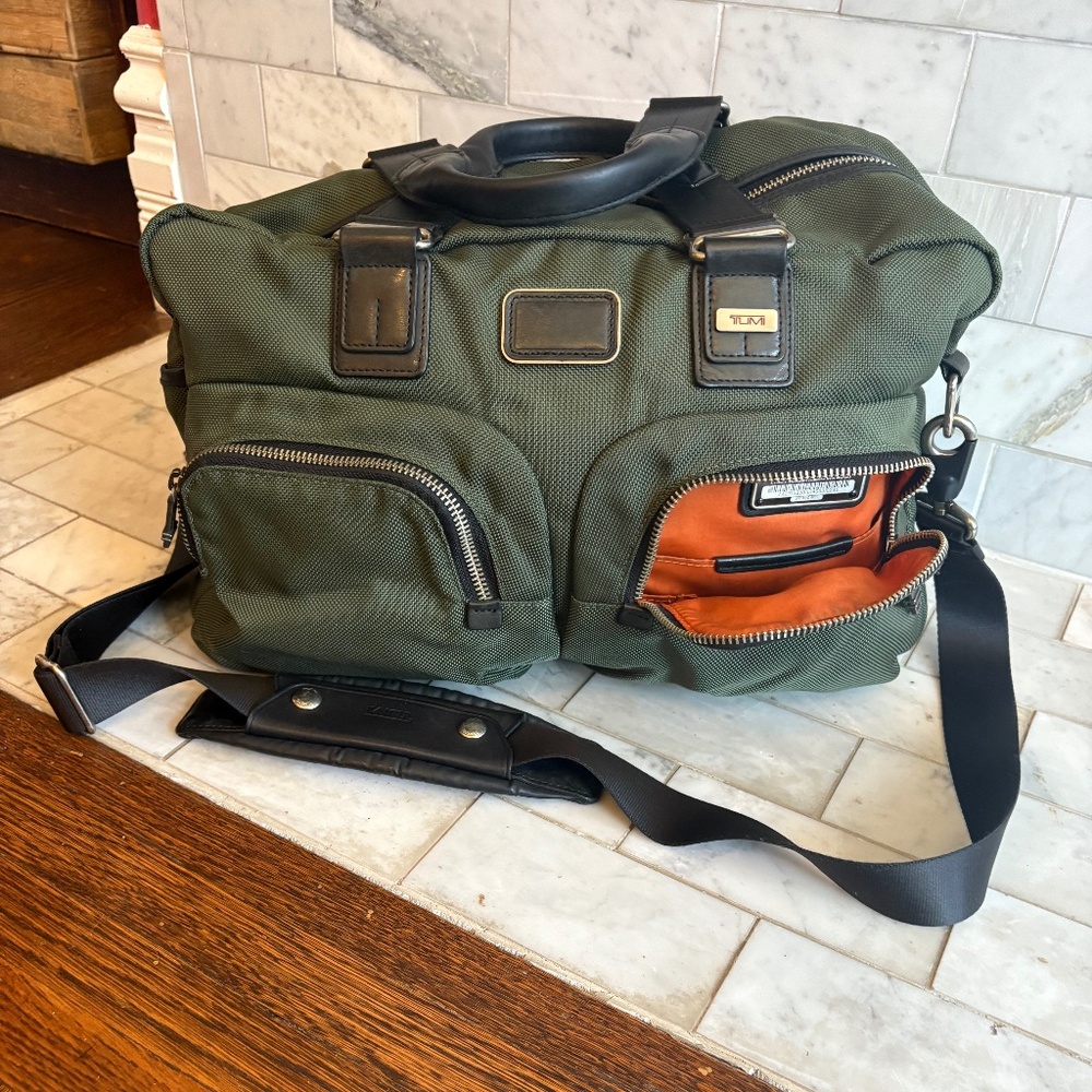 Tumi Alpha Bravo Everette Essential tote
